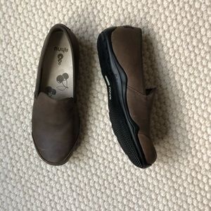 Ahnu Slip-on Mule in Chestnut Brown sz 8.5
